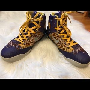 Nike Kobe 9 Elite IV High top Boys Size 7